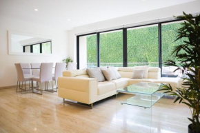 Modern Apt with Balcony & Pool, Marina Puerto